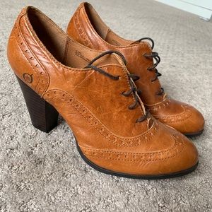 Born handcrafted footwear: lace up heeled booties